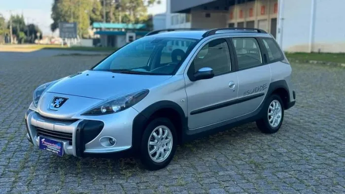 Peugeot 207 SW Escapade 1.6 16V Flex 5P 2012