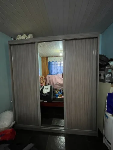 Guarda-Roupa de Casal Grande e Conservado - Ótimo Preço!