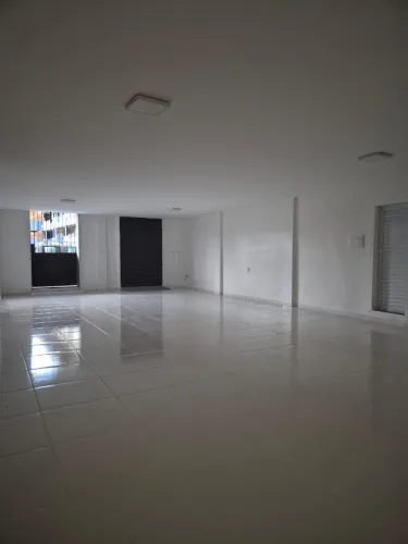 Loja na Travessa Pirajá - 100 m²