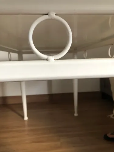 Mesa tampo de vidro, pés de madeira