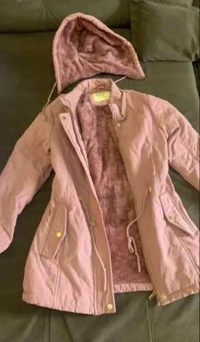 Casaco feminino parka rosa com forro peluciado e capuz safira fashion