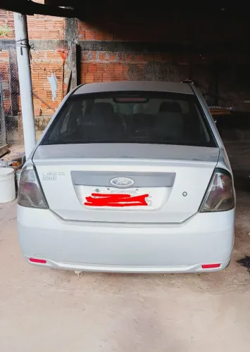 Ford Fiesta Sedan 1.0 8V Flex 4P 2011