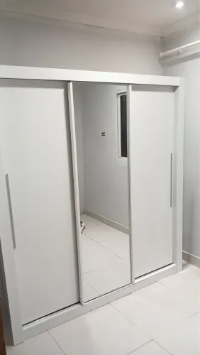 Guarda roupa casal 3 portas 1 porta espelhada milhão yaescasa
