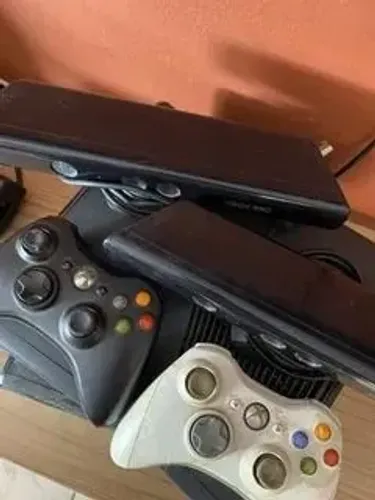Xbox 360 com 2 controles + kinect