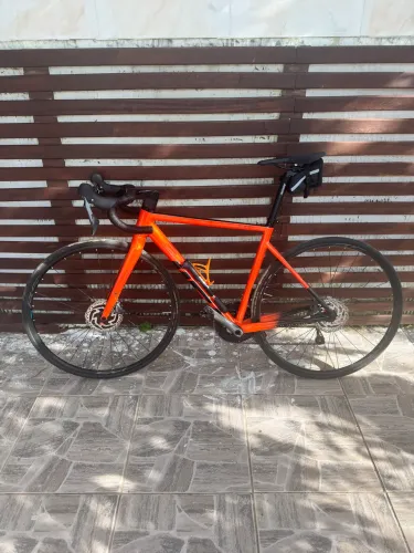 Bicicleta TR10 Tiagra