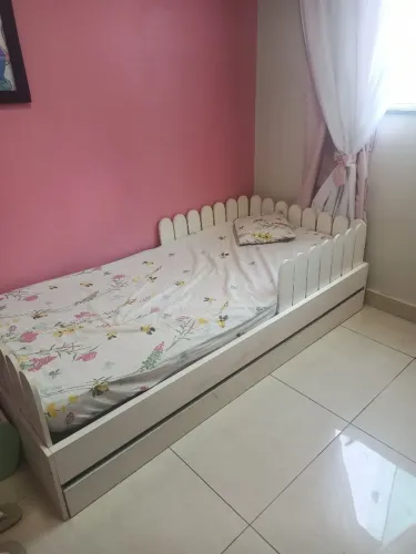 Cama infantil montessoriana