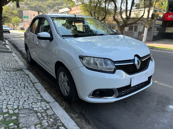 Renault Logan Dynamique Hi-flex 1.6 8V 4P 2015