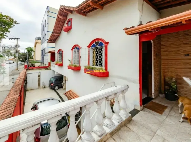 Casa colonial com 8 quartos e 349 m² no Coração Eucarístico em Belo Horizonte REF: 22710