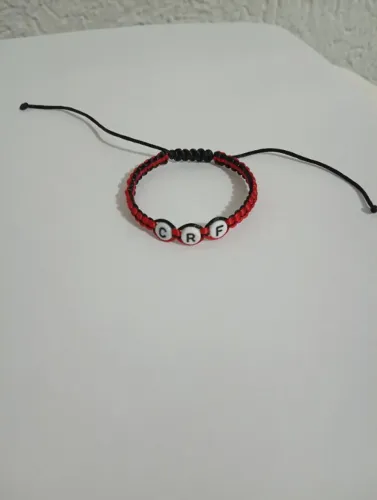 Pulseira em macramê Flamengo - artesanal e ajustável