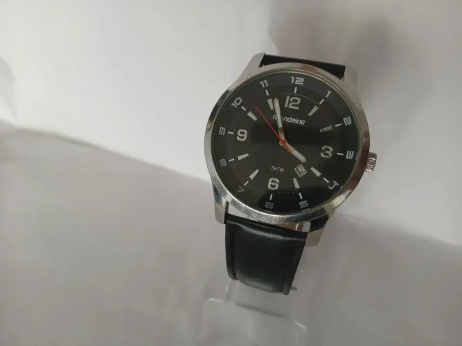 Relogio Mondaine Grande com calendario