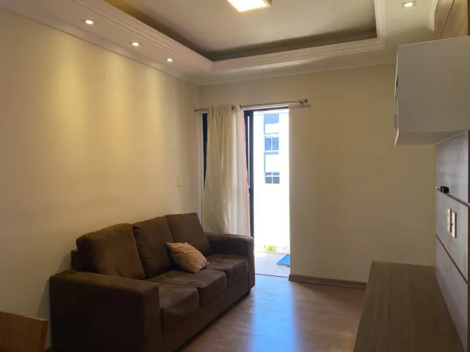 Apartamento claro, arejado e com 2 varandas para locação