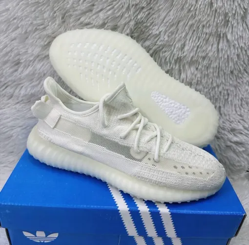 Tênis Yeezy Adidas