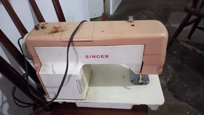 Máquina de custura Singer