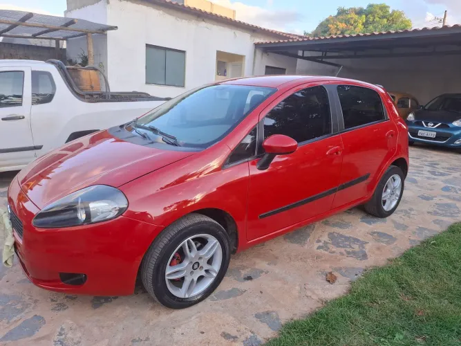 Fiat Punto Attractive 1.4 Fire Flex 8V 5P 2011