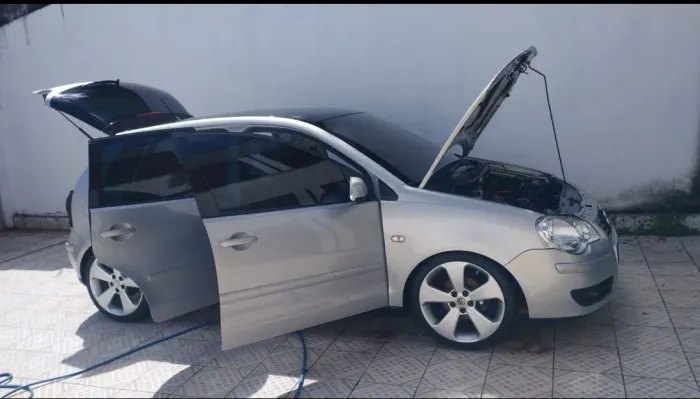 Vendo polo. Aro 17. Pneus novos. ZAP *80