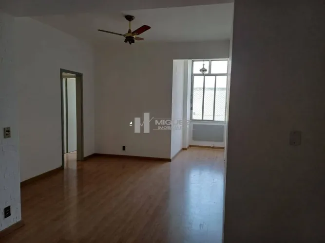 Oportunidade! Apartamento com 2 Quartos à Venda na Rua Teodoro da Silva. Debruçado Ao Shop