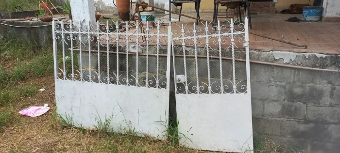 Portão de garagem com pedestre