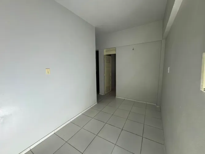 ALUGA-SE APTO POPULAR SEM GARAGEM