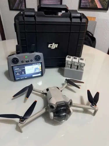 Vendo Drone DJI mini 4 pro Combo Fly More