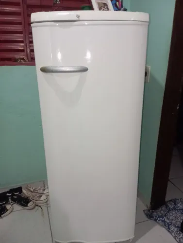 Vendo geladeira 