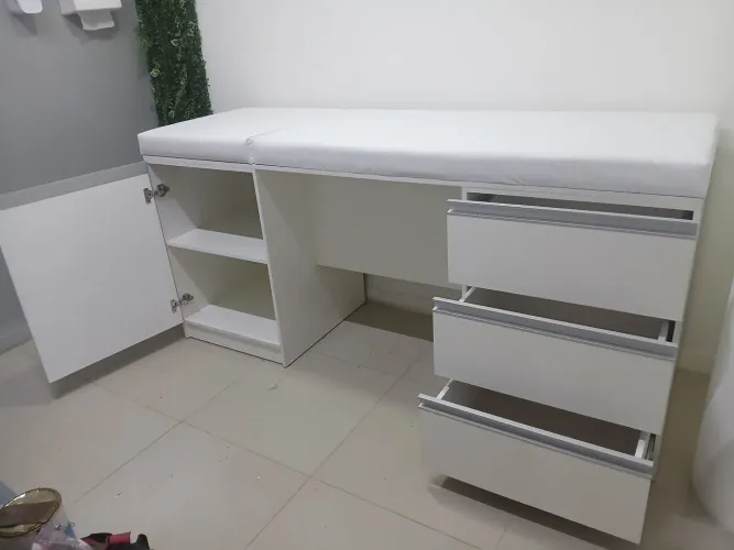 Auxiliar e Marceneiro