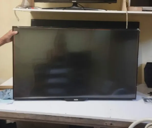 Televisão Philips 43 polegadas para retirada de pessas