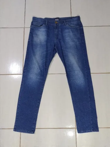 Calça jeans masculina - tamanho 46