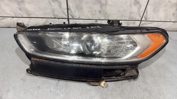 Farol Ford Fusion lado esquerdo 2013 a 2016 original