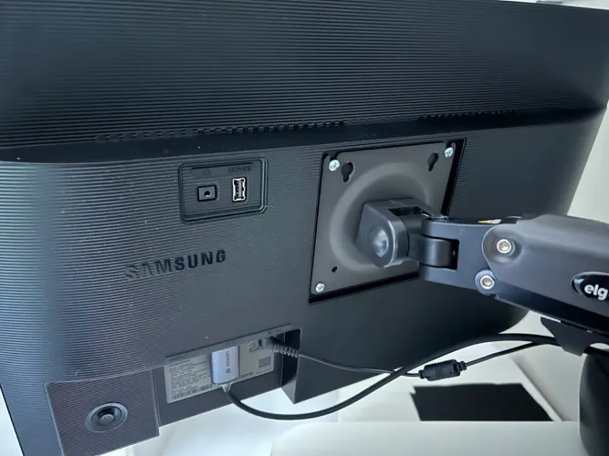 MONITOR GAMER SAMSUNG ODYSSEY G30 24" 144Hz 1ms AMD FreeSync Premium