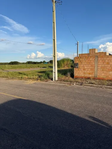 Vende-se agio terreno