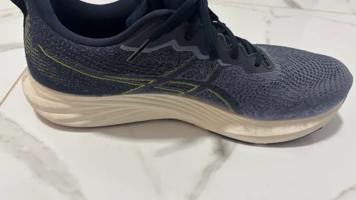 Tênis Asics 43 novíssimo
