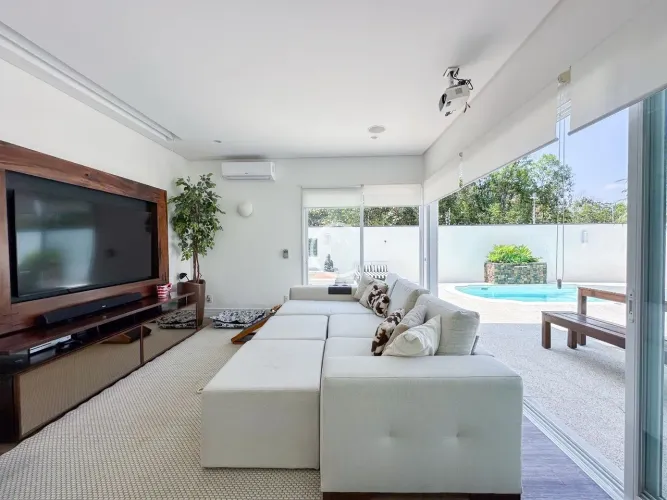 Sobrado com 4 dormitórios à venda, 338 m² por R$ 3.300.000,00 - Urbanova - São José dos Ca