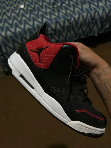 Tênis Jordan Courtside 