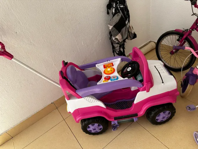 Carrinho de passeio jeep