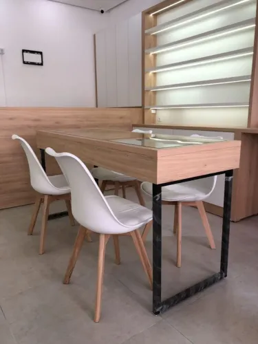 Bancada de MDF e Metalon 