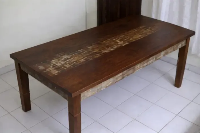 mesa de madeira de maciça