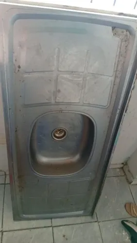 Vendo pia de alumínio cozinha.