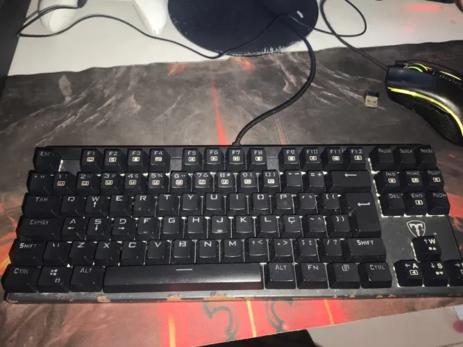teclado mecânico preto