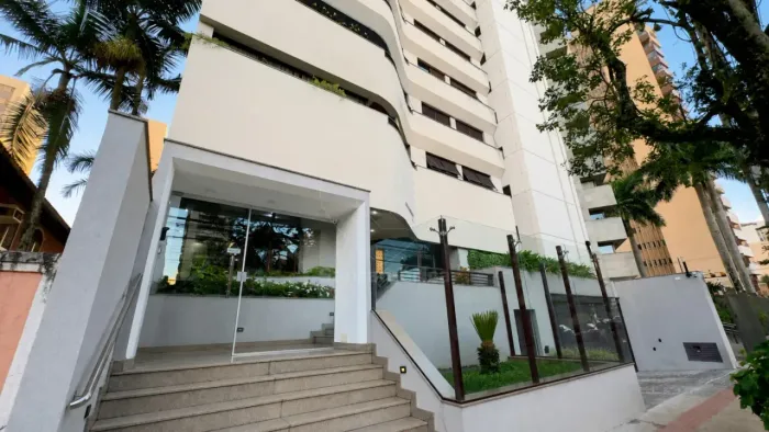 Apartamento à venda no Edifício Mediterrâneo com 3 quartos, na Região Central de Londrina
