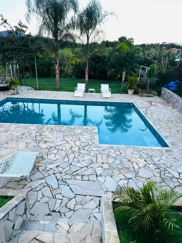 Chácara com piscina e árvores frutíferas- Araçariguama
