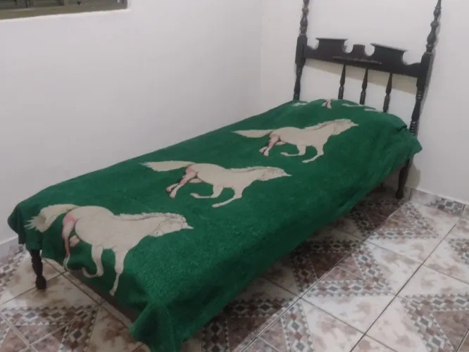 Cama madeira solteiro 