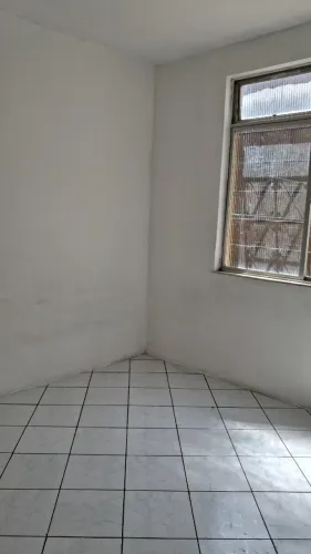 excelente apartamento, térreo, 2/4, ventilado, rua principal