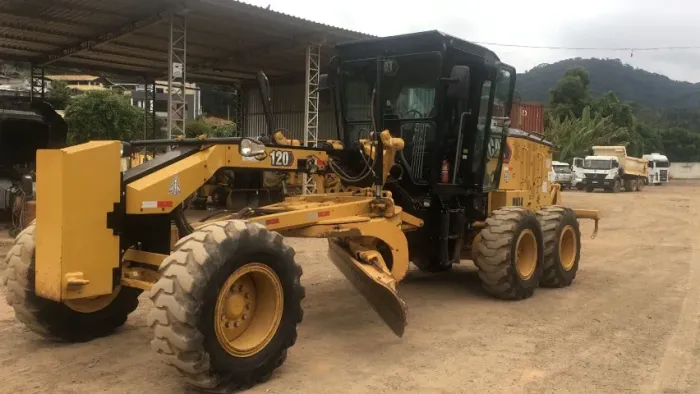 MOTONIVELADORA
