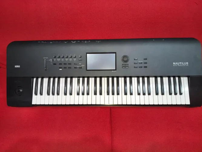 Teclado Korg Nautilus61 