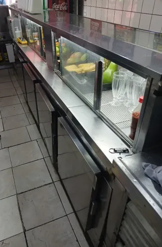Balcão refrigerado 4 portas/ expositor