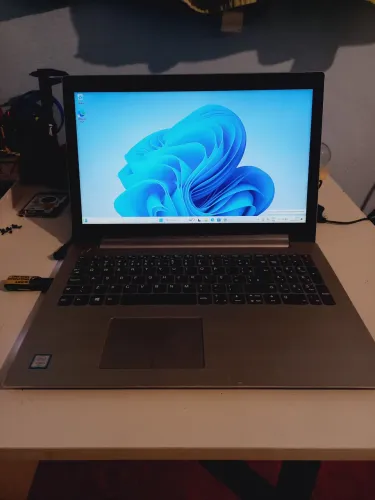 Vende Notebook Lenovo Ideapad 320