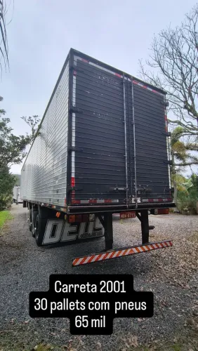 Carreta baú 30 pallets
