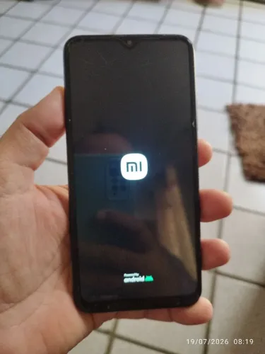 Celular xiaomi Redmi 9 4/64gb defeito reiniciando