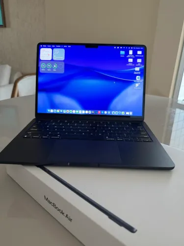 MacBook M2