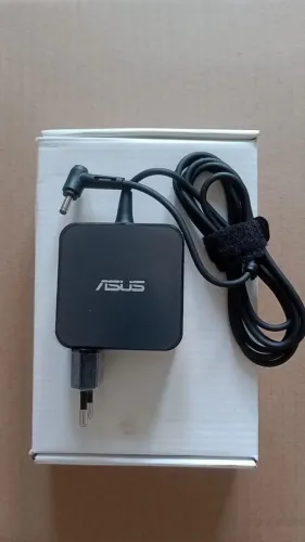 Fonte Carregador ASUS 19V 2.37A 45W - Plug 4.0 x 1.35mm - Alta Durabilidade